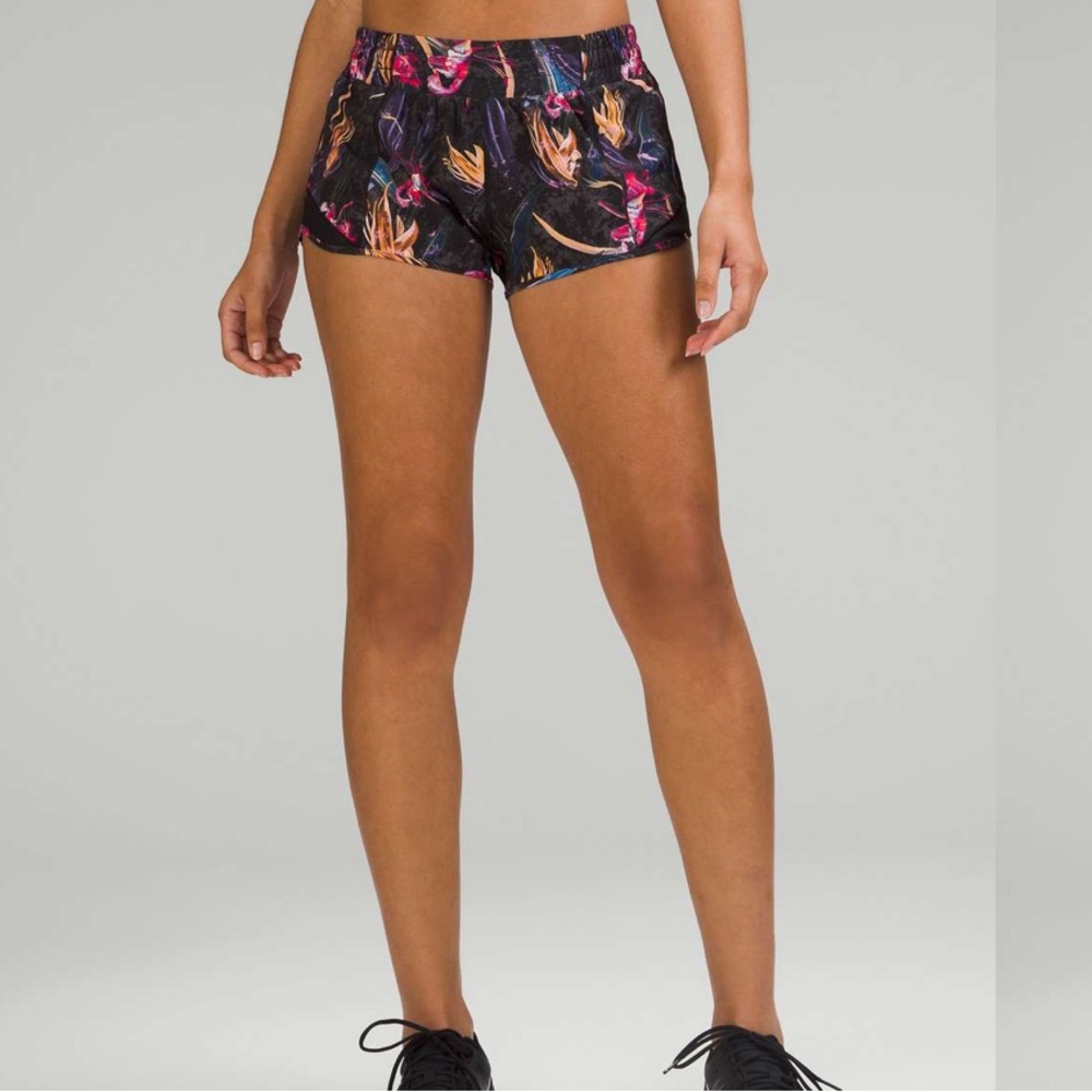 Lululemon Hotty HOT SHORTS 2.5" Floral Multi Black - Picture 2 of 8